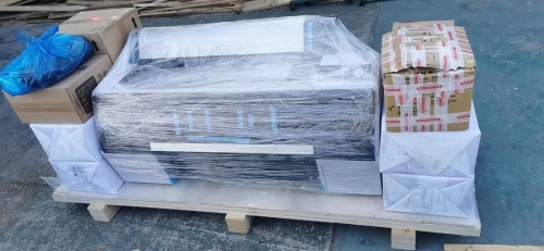 國外客戶再來一臺(tái)菲林打印機(jī)打包發(fā)貨